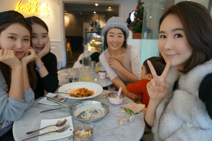 퀸즈테이블 이미지