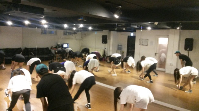 프로댄스스쿨 이미지