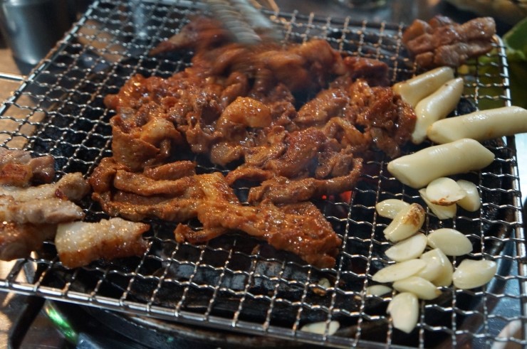 생돼지구이 이미지