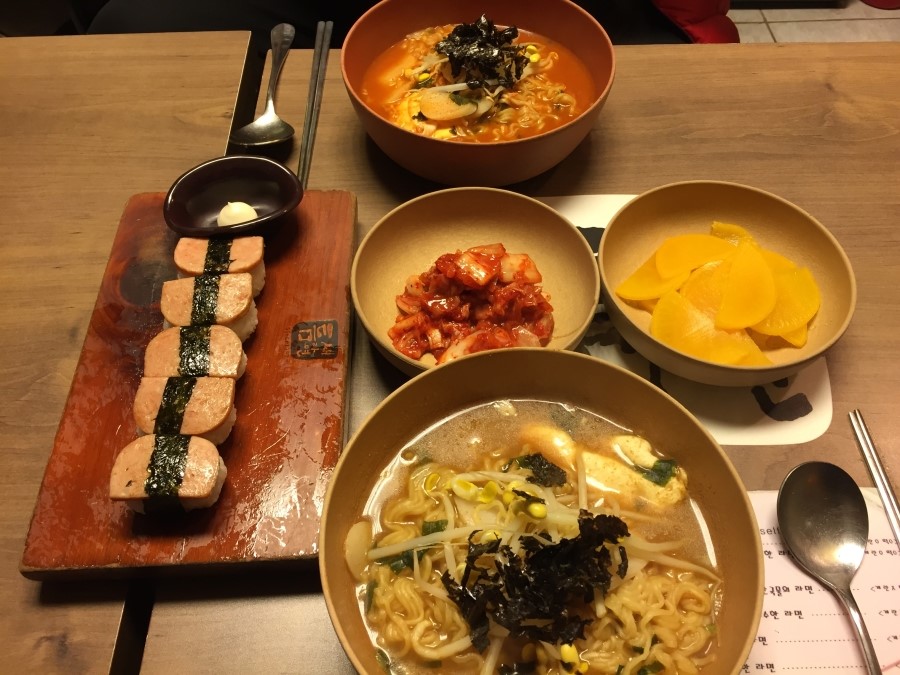 틈새라면 이미지