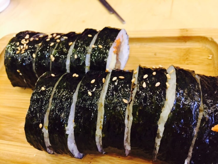 자연말이김밥 이미지