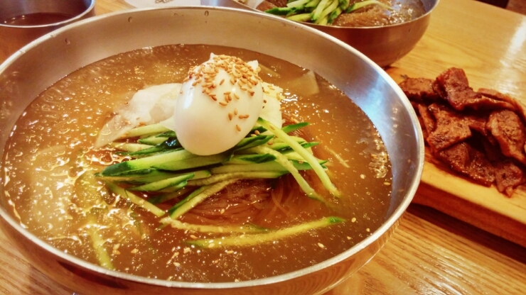육쌈냉면 이미지