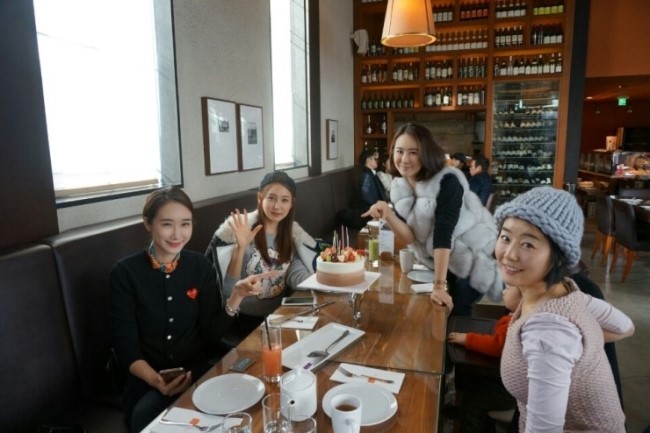 퀸즈테이블 이미지