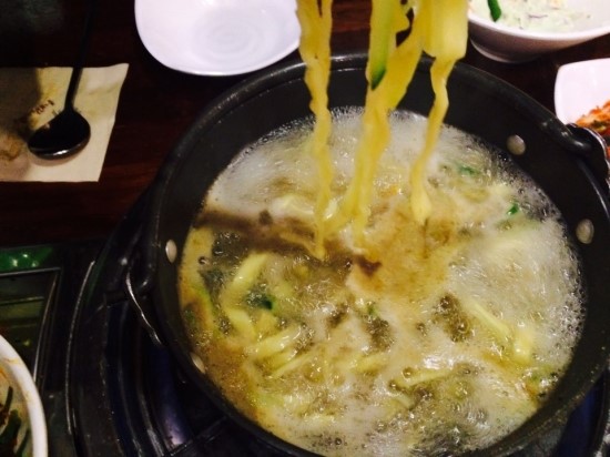 홍대 칼국수와 족발 이미지