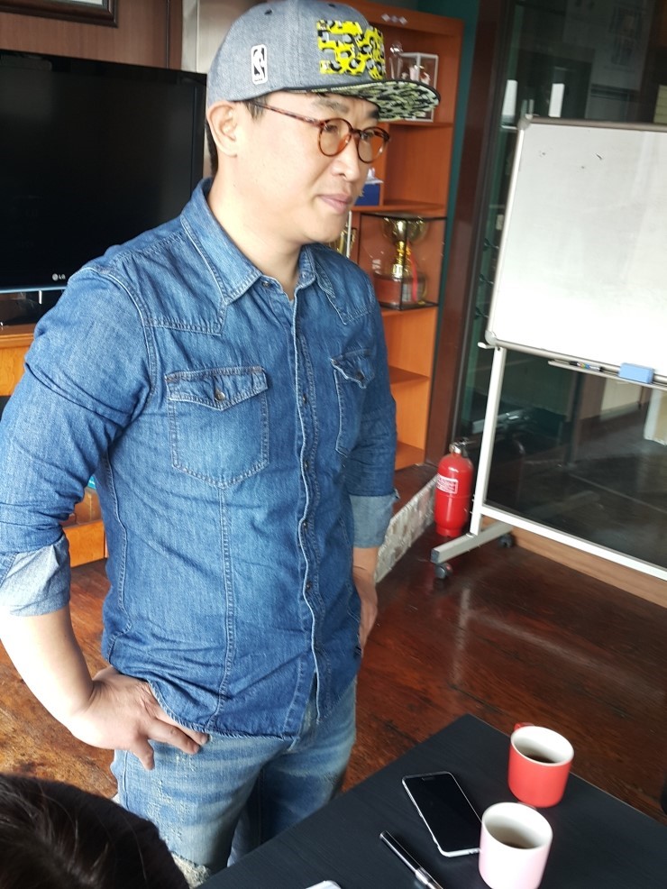 엠씨(MC) 이미지