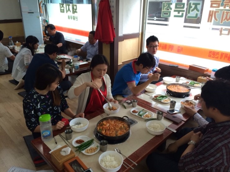 시골통돼지볶음찌개 이미지