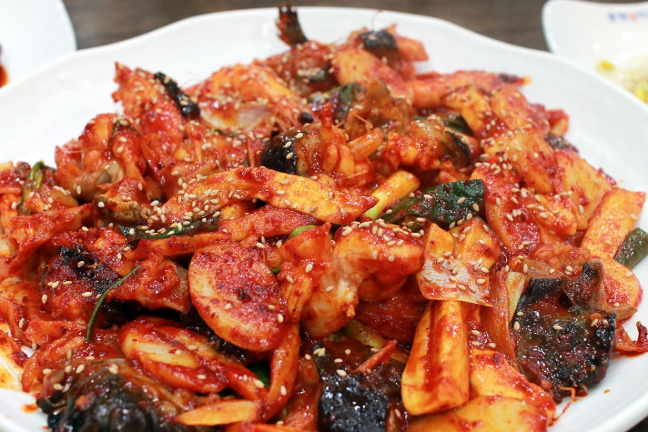 동해생아구불고기 이미지