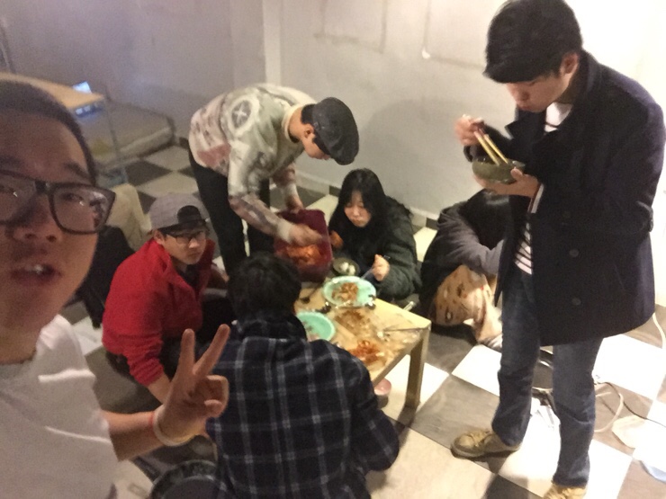 튀기는 공작소 이미지