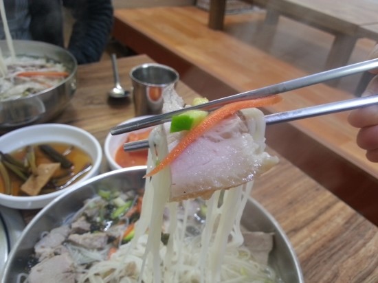 엄마돈국수 이미지