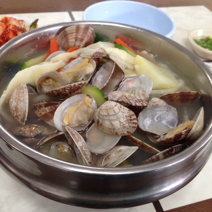바지락칼국수 이미지