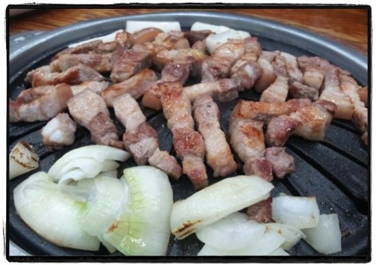 꿀꿀이통돼지왕소금구이 이미지