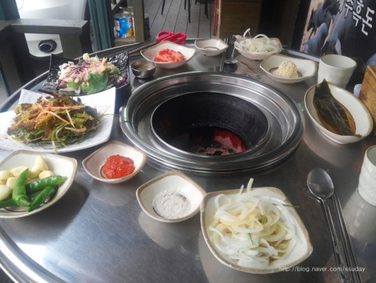 제주흑돈화로구이 이미지