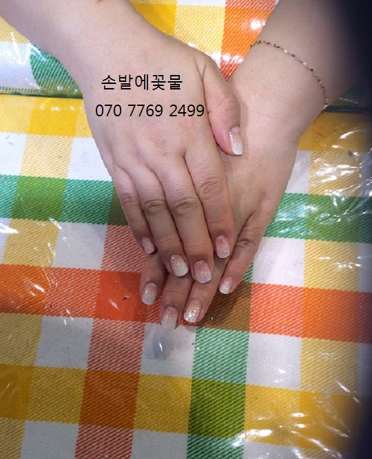 손발에꽃물 이미지