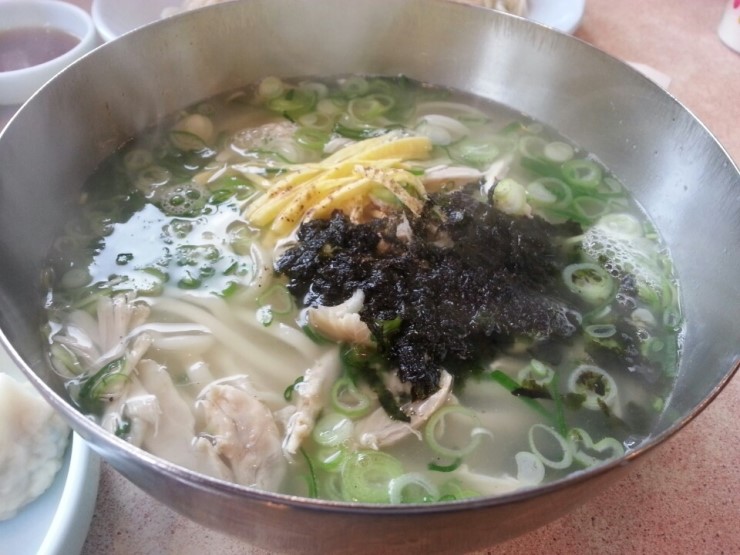 평양칼국수 이미지