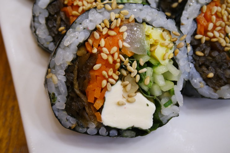 하얀김밥 이미지