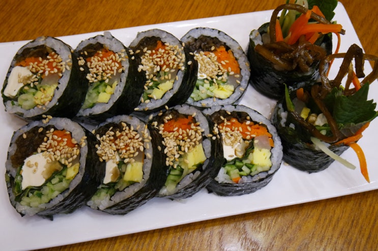 하얀김밥 이미지