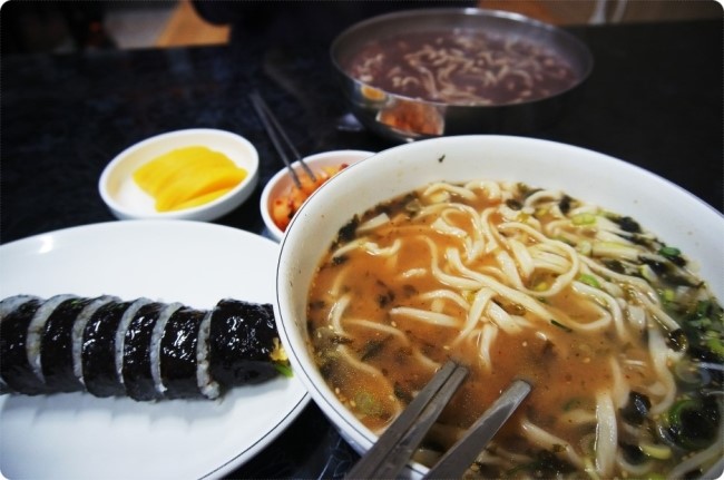 후루룩손칼국수 이미지