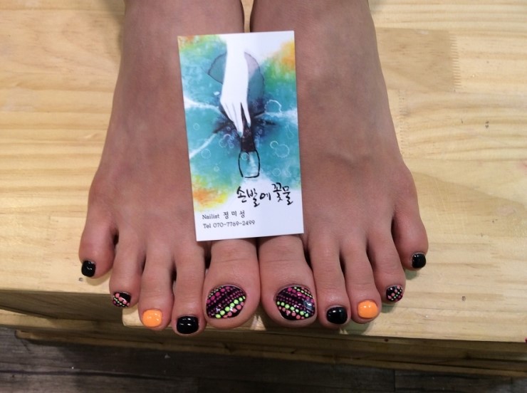 손발에꽃물 이미지