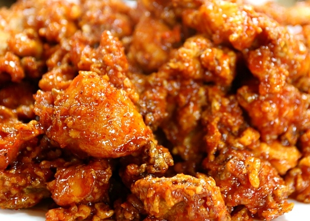 비에이취씨치킨 이미지