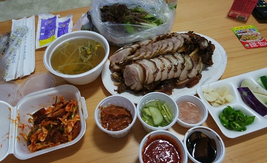 장춘왕족발 이미지