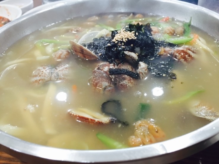 홍두깨칼국수 이미지