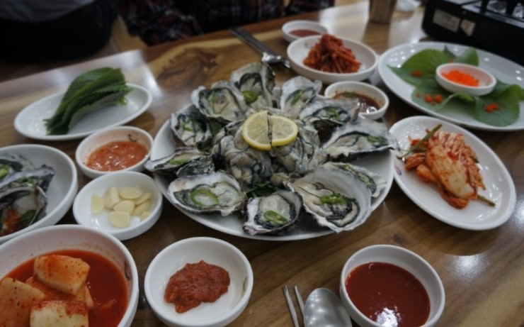 굴국밥전문점 이미지