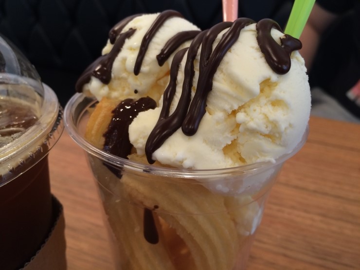 caffe&츄러스 이미지