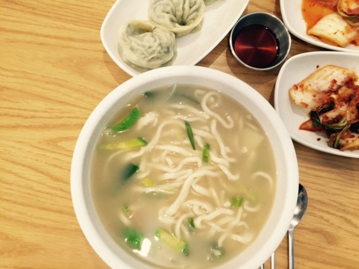 바른손칼국수 이미지