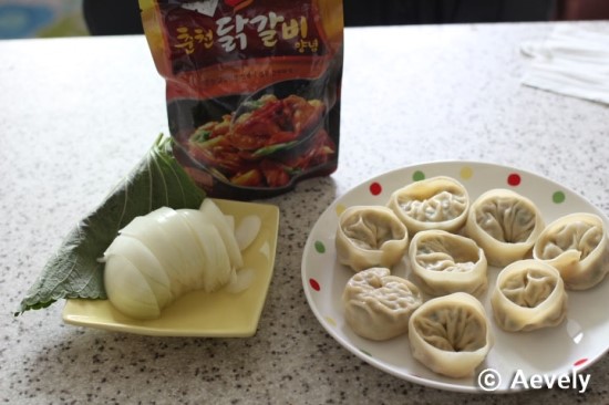 만두랑 닭갈비랑 이미지