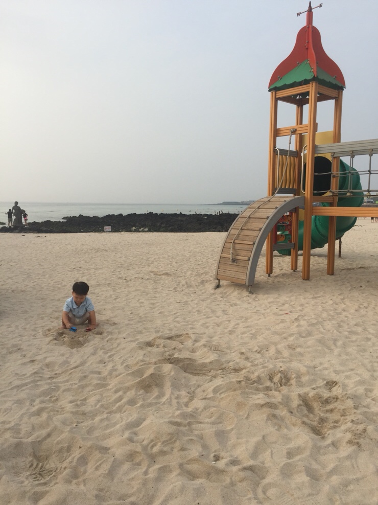 투썸플레이스곽지과물해변점 이미지
