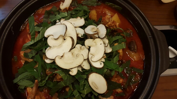 닭치고칼국수 이미지
