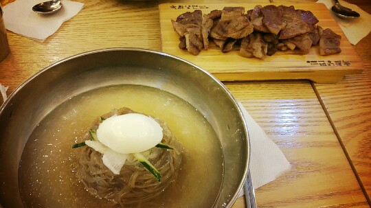 육쌈냉면 이미지