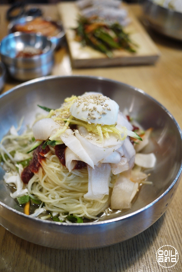 다운밀면 이미지