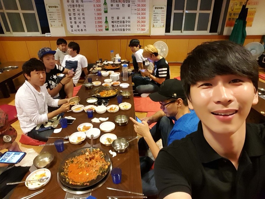 래리살롱 이미지