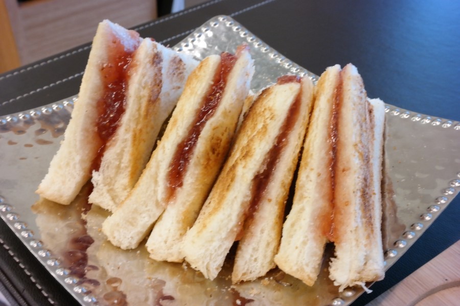 수덕토스트 이미지