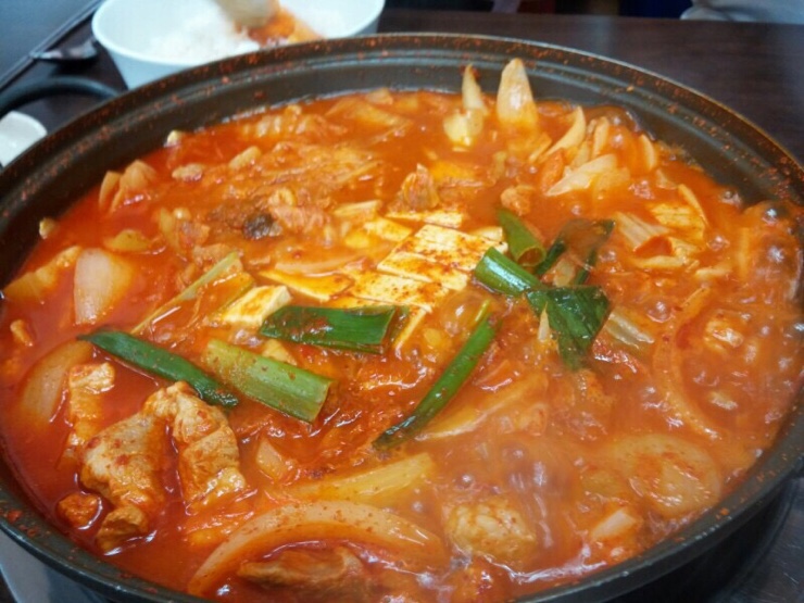 시골통돼지김치찌개 이미지