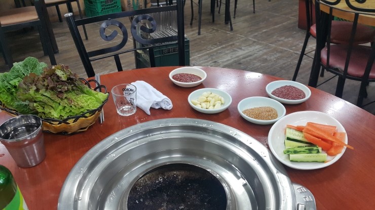인동촌 숯불 곰장어 닭발 이미지