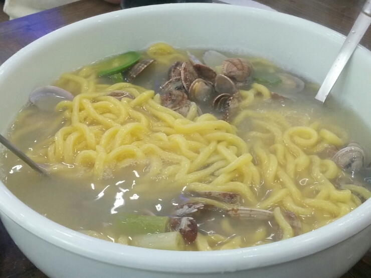 황도바지락칼국수 이미지