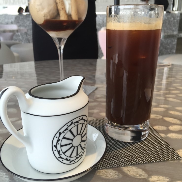 카페 디올(Cafe Dior) 이미지