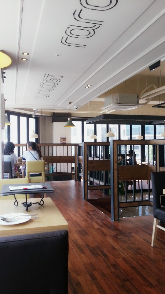 라라코스트(평택점) 이미지
