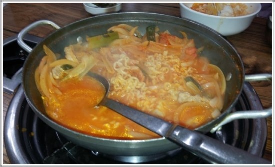 통돼지두루치기 이미지