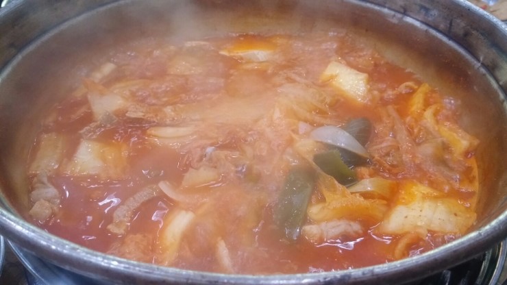 양푼생돼지김치찌개 이미지