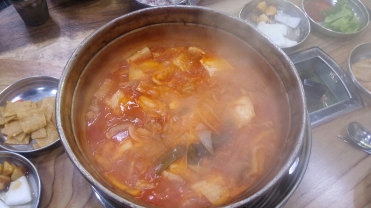 양푼생돼지김치찌개 이미지
