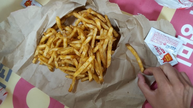 맘스터치 경남정보대점 이미지