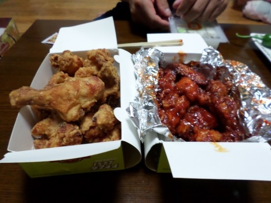 닭다리잡고삐약 이미지