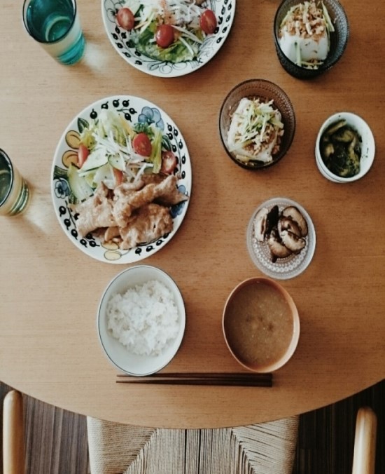 커머로우 이미지