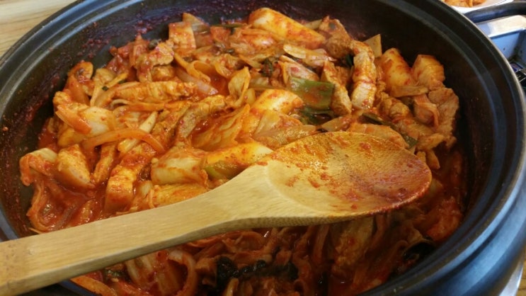 통돼지 두루치기 김치찌개 전문점 이미지