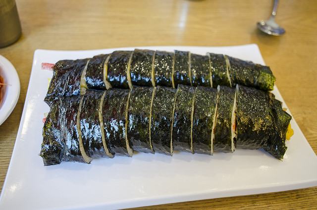 김밥에 라면 이미지
