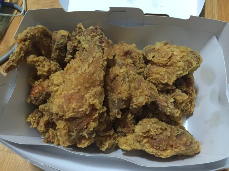 비에이취씨치킨 이미지