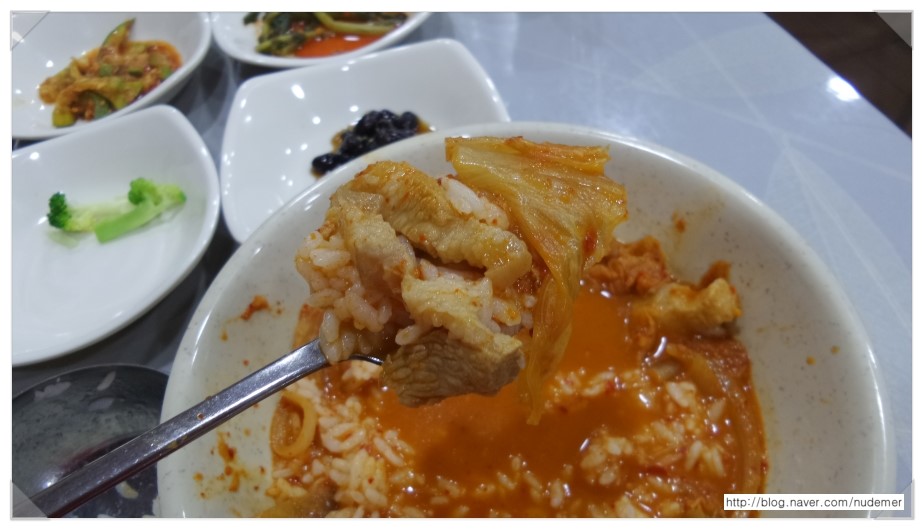 알콩달콩돼지김치찌개 이미지